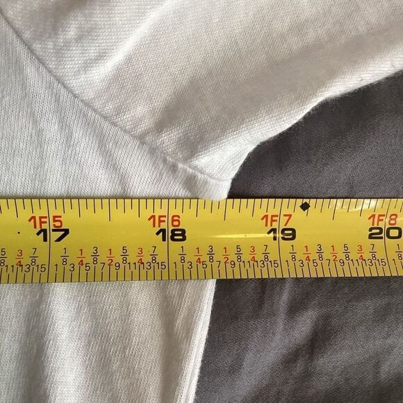 Men's Travis Mathew Pineapple Santa Christmas Hat Short Sleeved Tee Shirt small - Picture 5 of 6